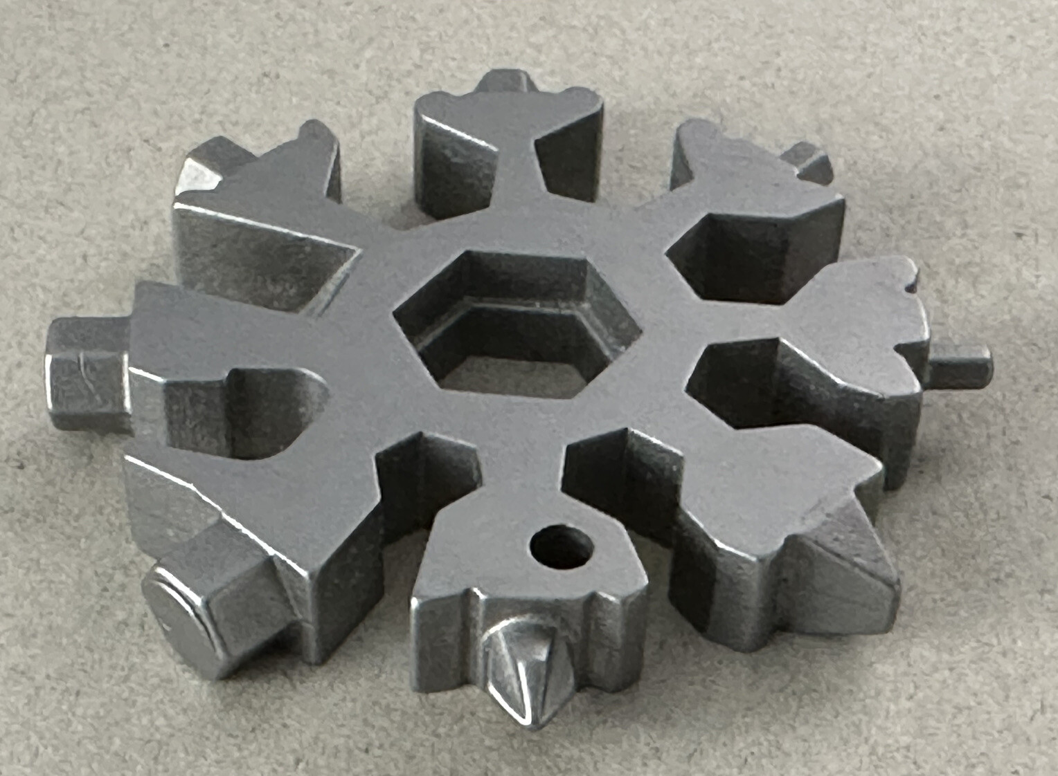 18 in 1 Snowflake Multi Tool Bottle Opener Flat Phillips Nut Screwdriver