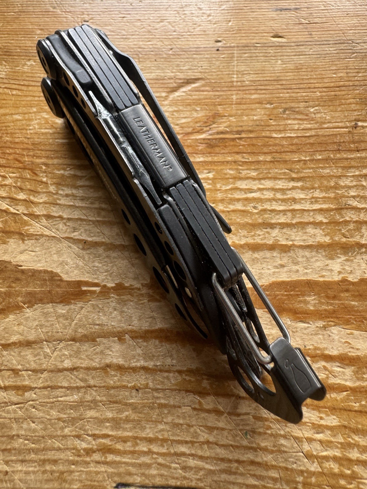 TOPO Leatherman SKELETOOL Multi Tool SERATED Knife-Pliers etc Collector Model