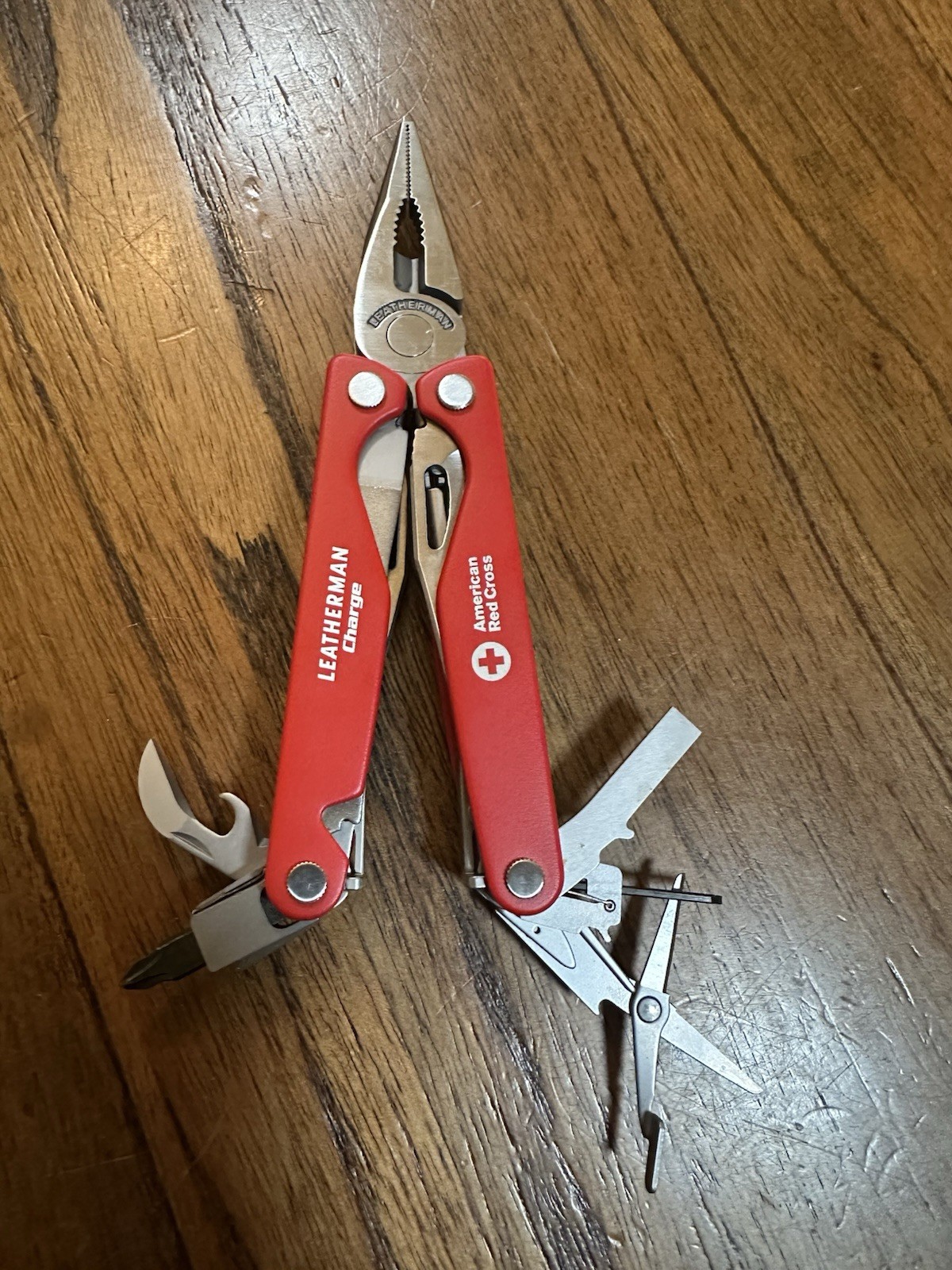 Leatherman Charge AL Red Cross Limited Edition – Rare