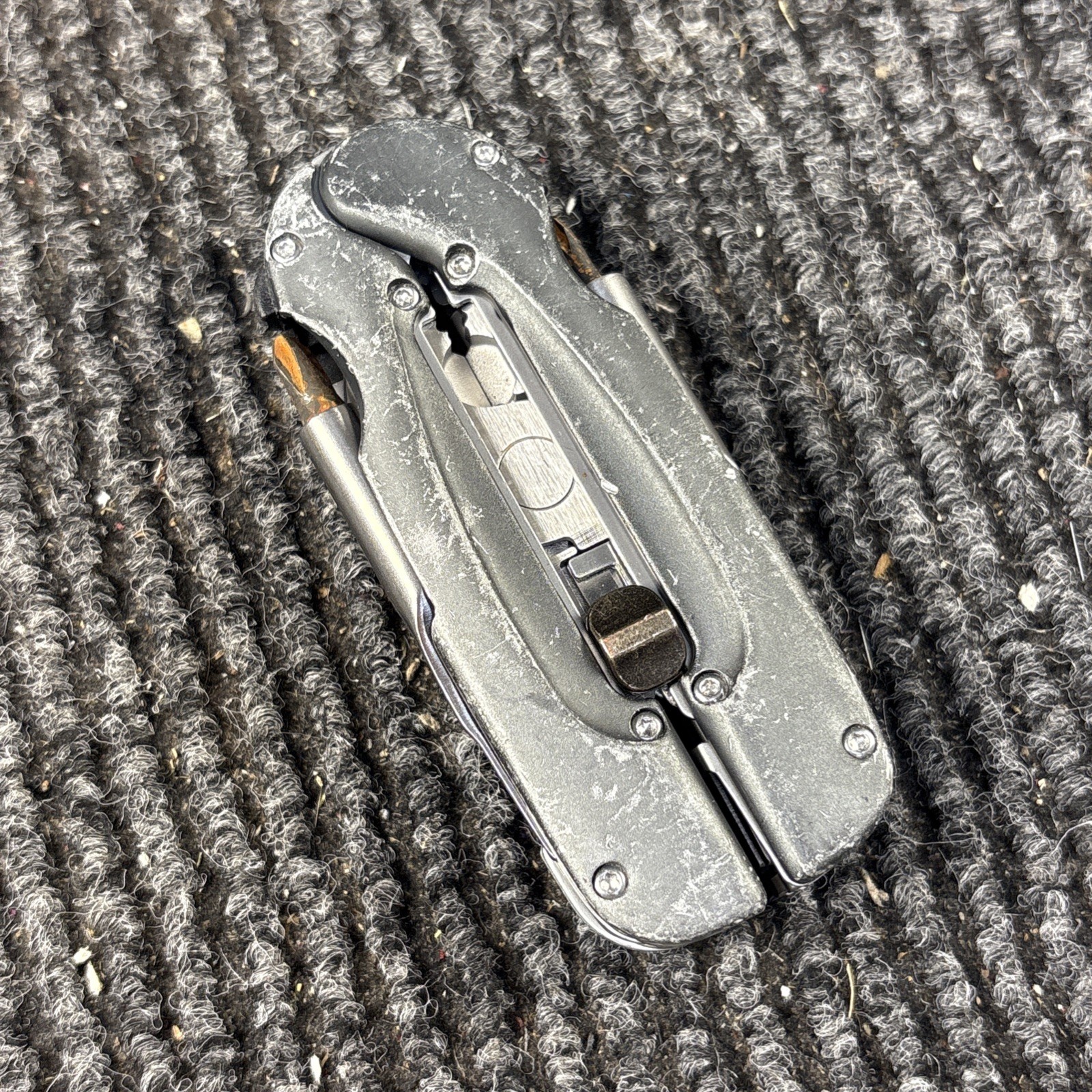 Gerber Essentials Balance 12 Multi-Tool Gray Stainless Steel Sliding Pliers (023
