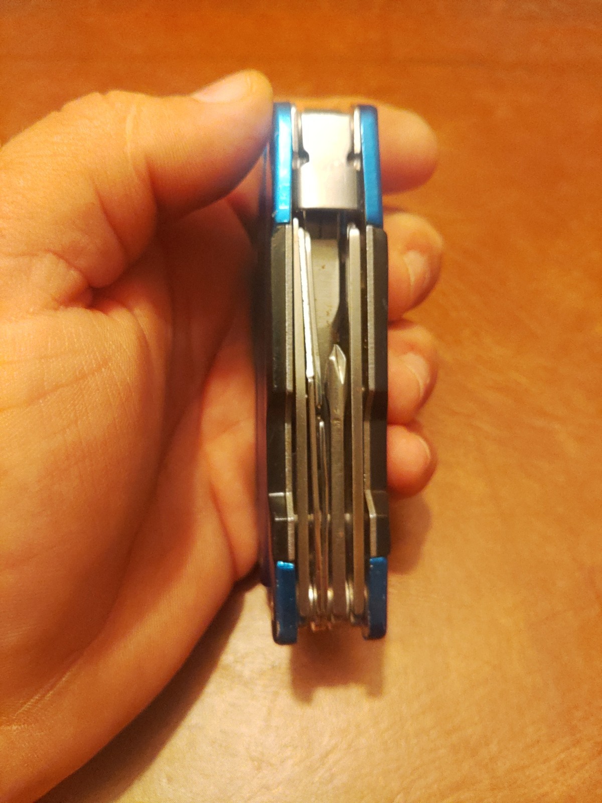 Quarrow Blue Multi Tool Stainless Steel 9 Tools
