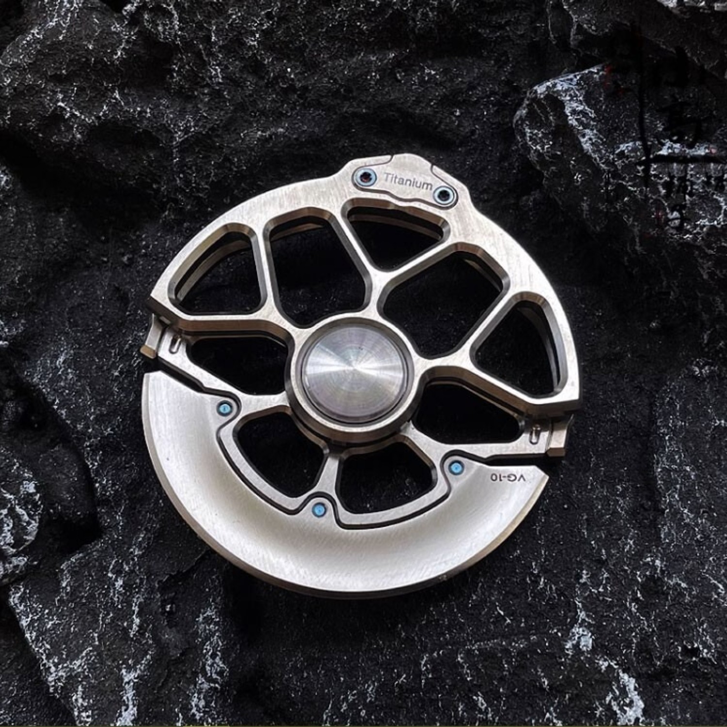 EDC Titanium Alloy Umbrella Rope Decorative Accessories Pendant Outdoor Cutter