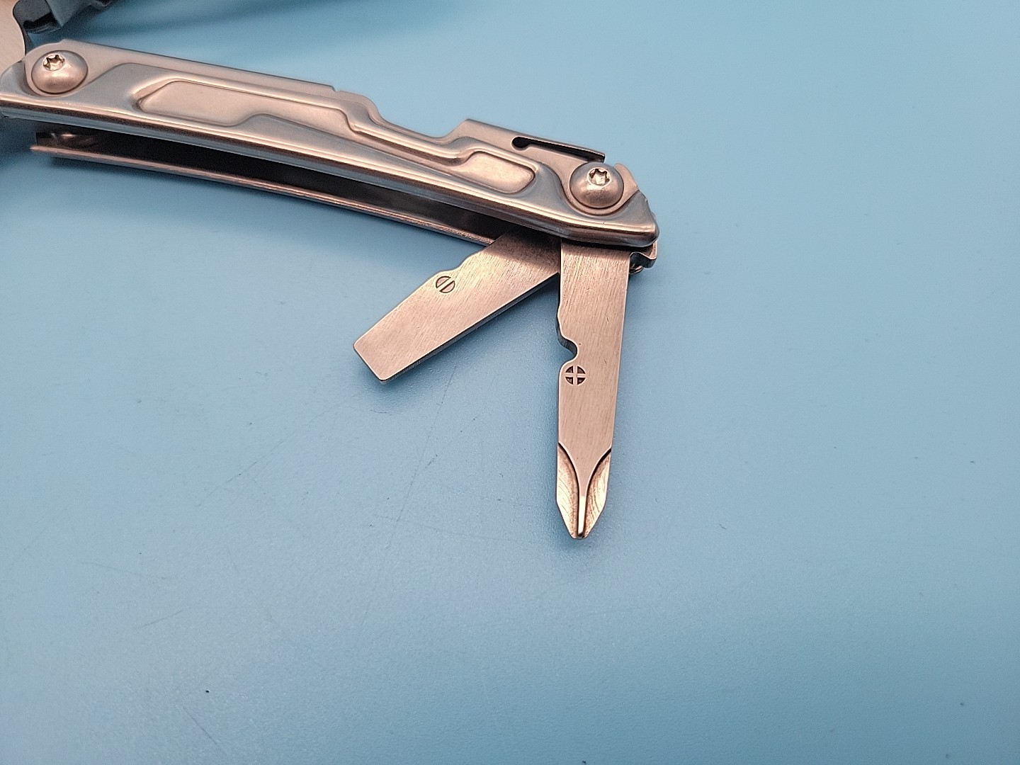 Leatherman Bolster Multi-Tool – Pliers, Knife, File, Screwdrivers, Bottle Opener