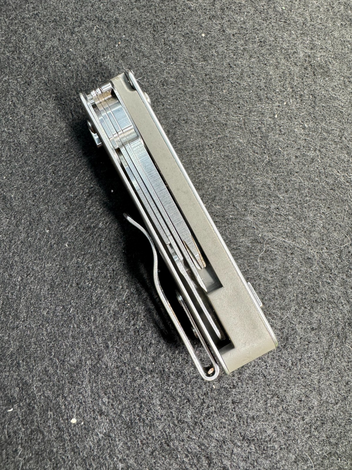 Leatherman Free T4 Multitool Silver Multi Tool Pocket Knife Camping Hunting