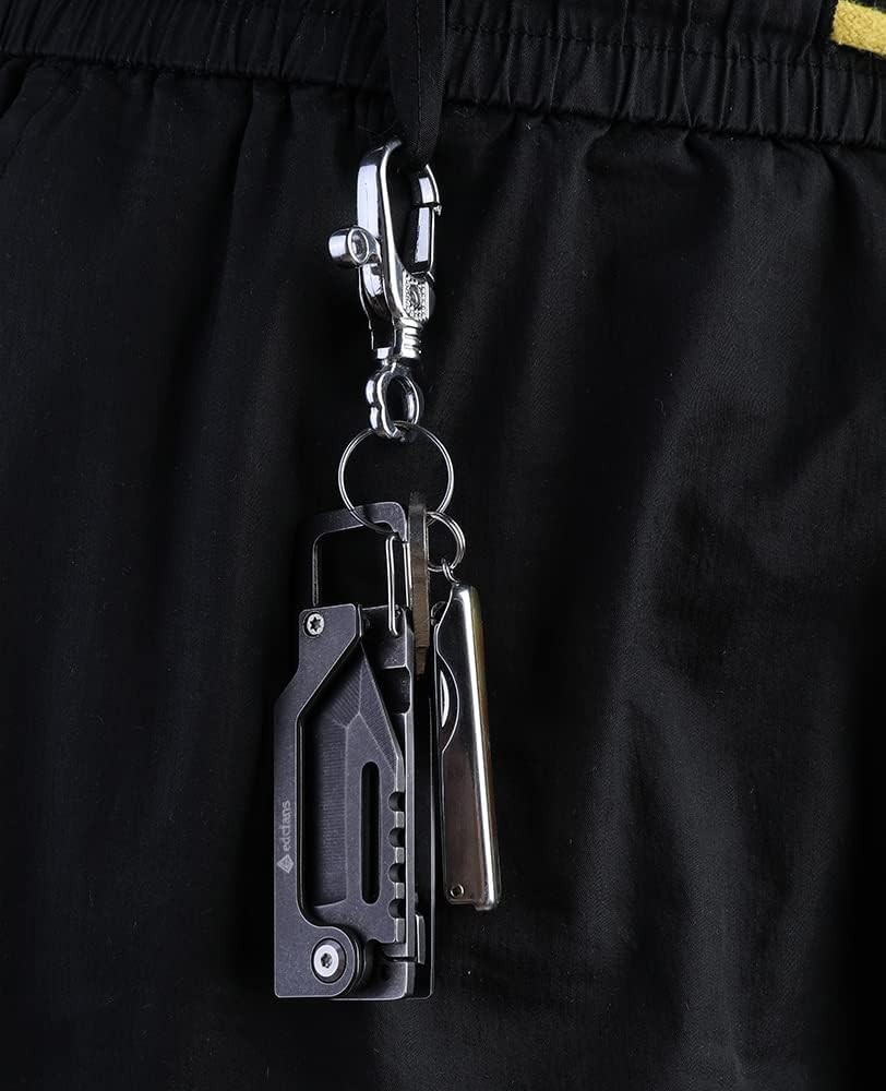 8-in-1 Stainless Steel Keychain Multitool – Your Everyday Companion