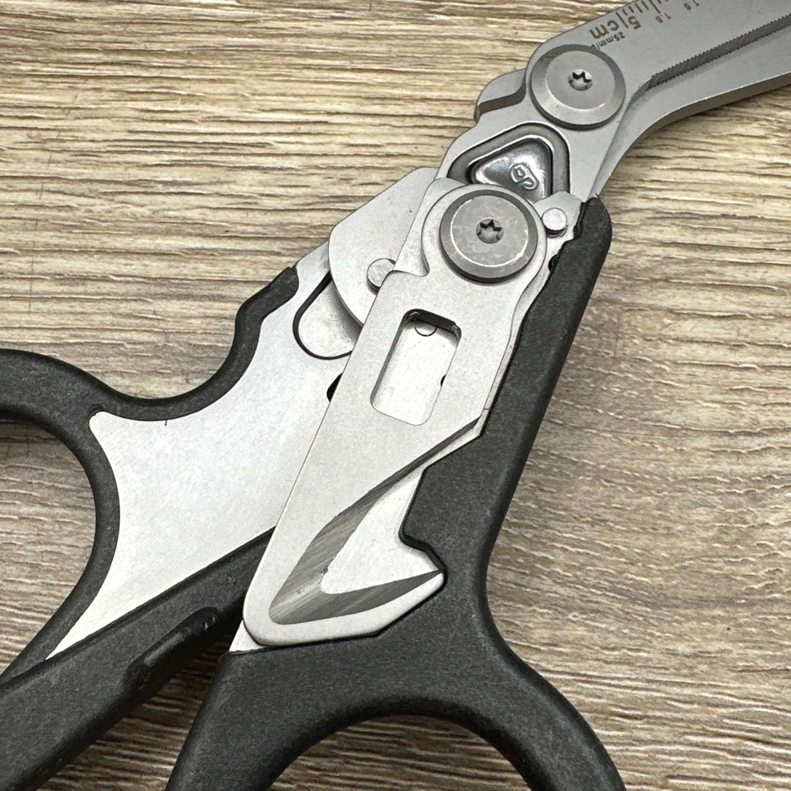 Rescue Emergency Multitool Scissors Response Multi Purpose Shears