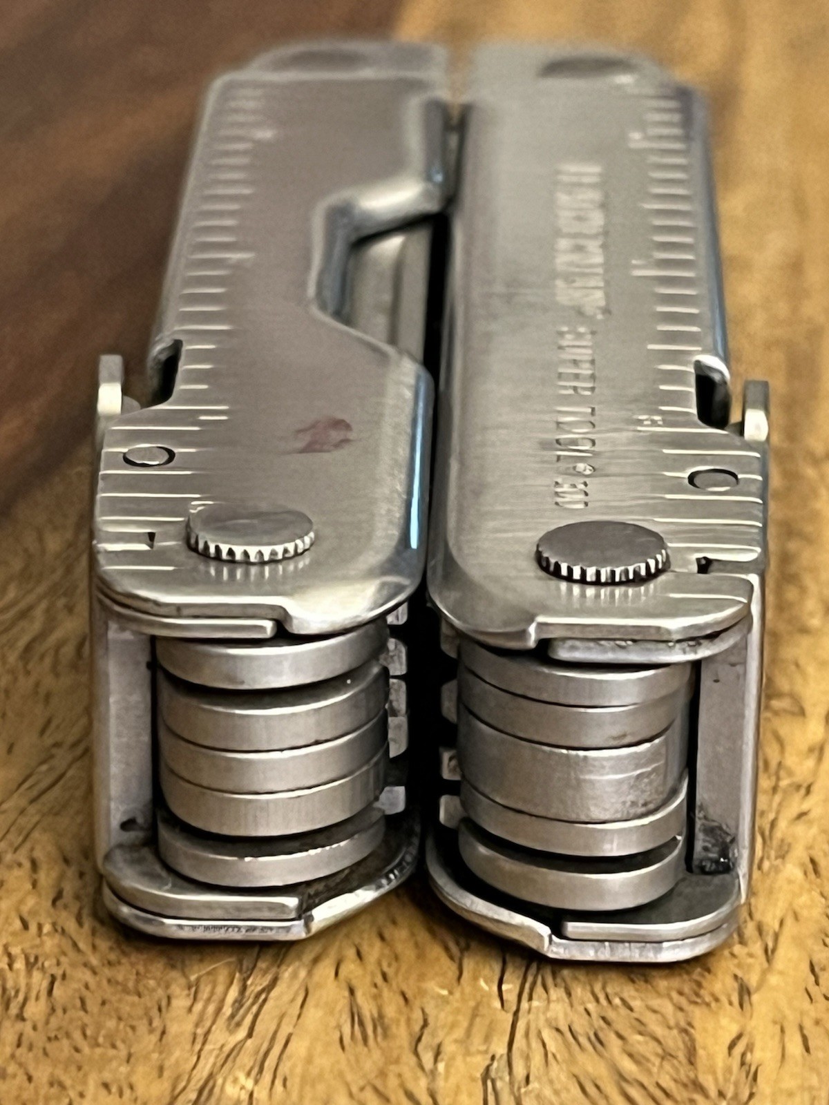 Leatherman Super Tool 300 Multitool w/Beautiful Sheath