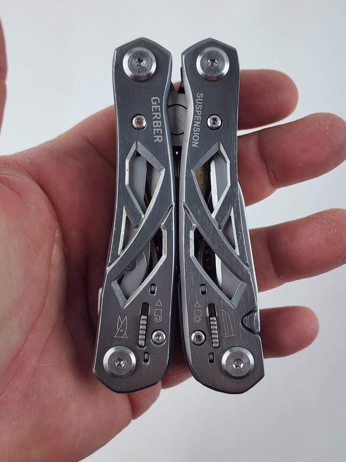 Gerber Suspension Multi-Tool 10 Different Tools w/ Rubber Grip