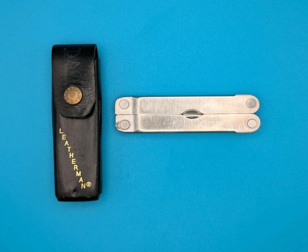Leatherman PST 2 Multi Tool! 05/01 date stamp! Fast Shipping! With Sheath!