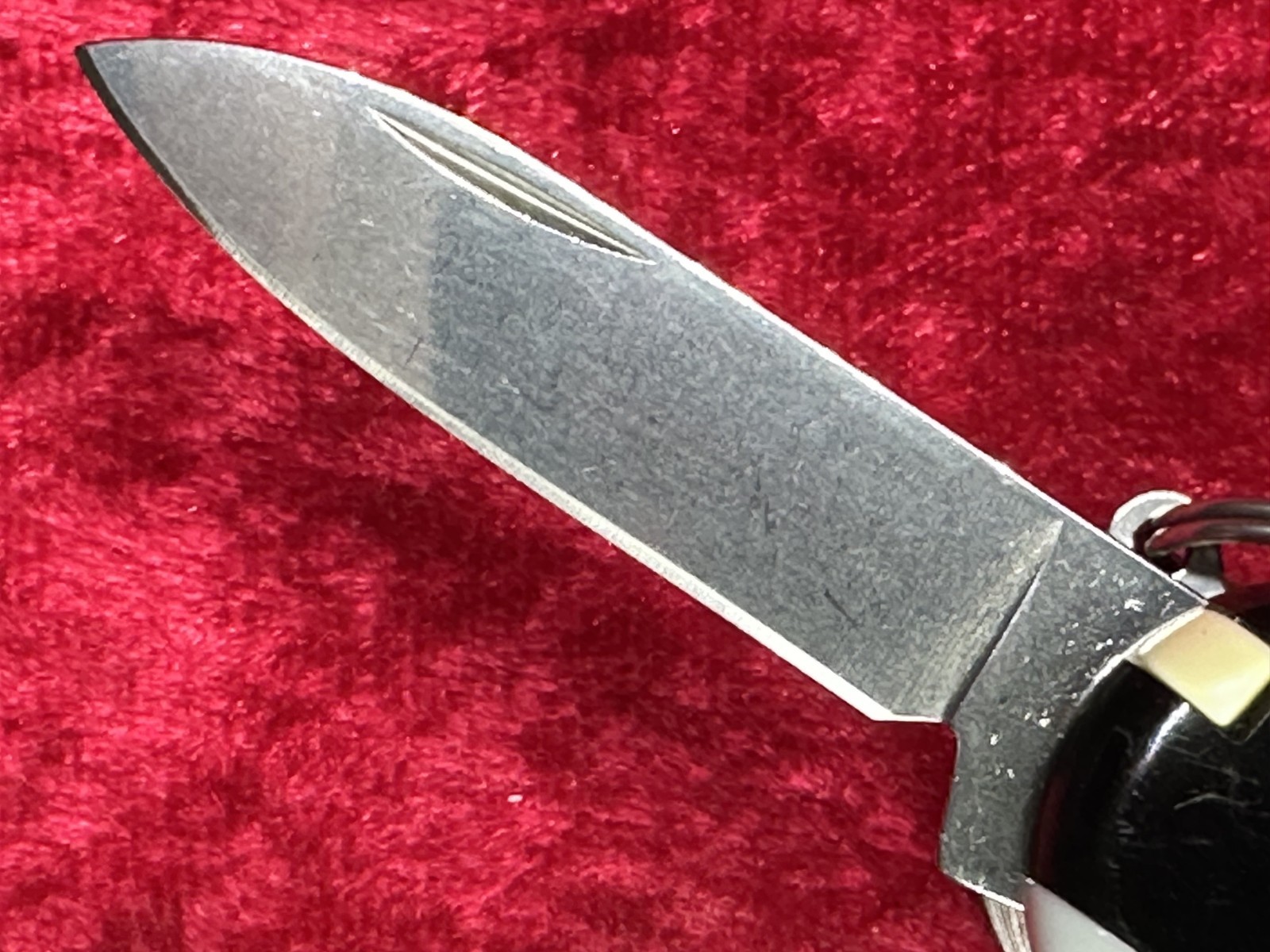 Victorinox SwissChamp Black Swiss Army Knife 91mm 22 Tool 8 Layer (689)