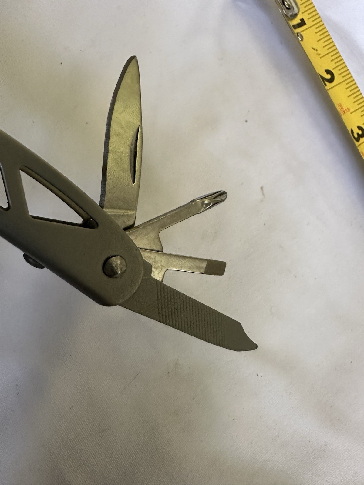 Stainless Steel Pocket Knife Multi-Tool Blade Unbranded Letherman Style 3” Cl