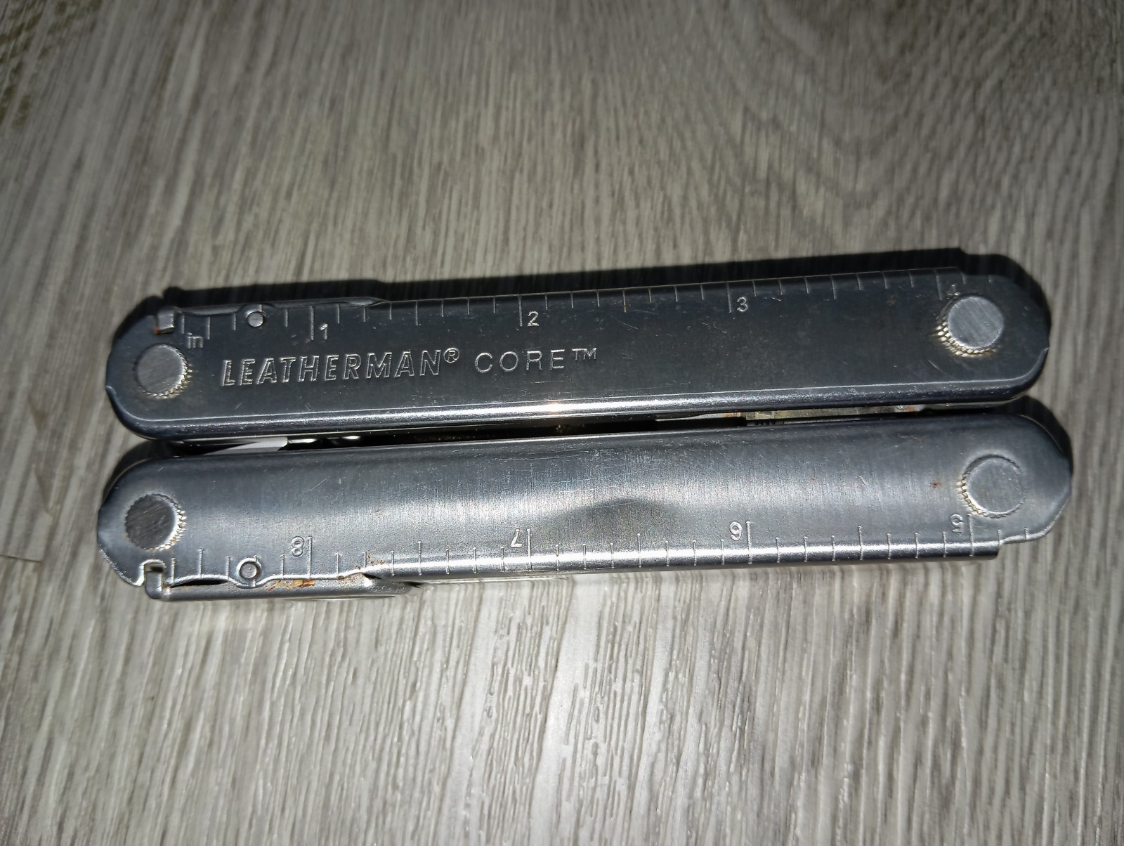 Leatherman Core Multi-Tool Knife Plier 2007 Date Code with Leather Sheath