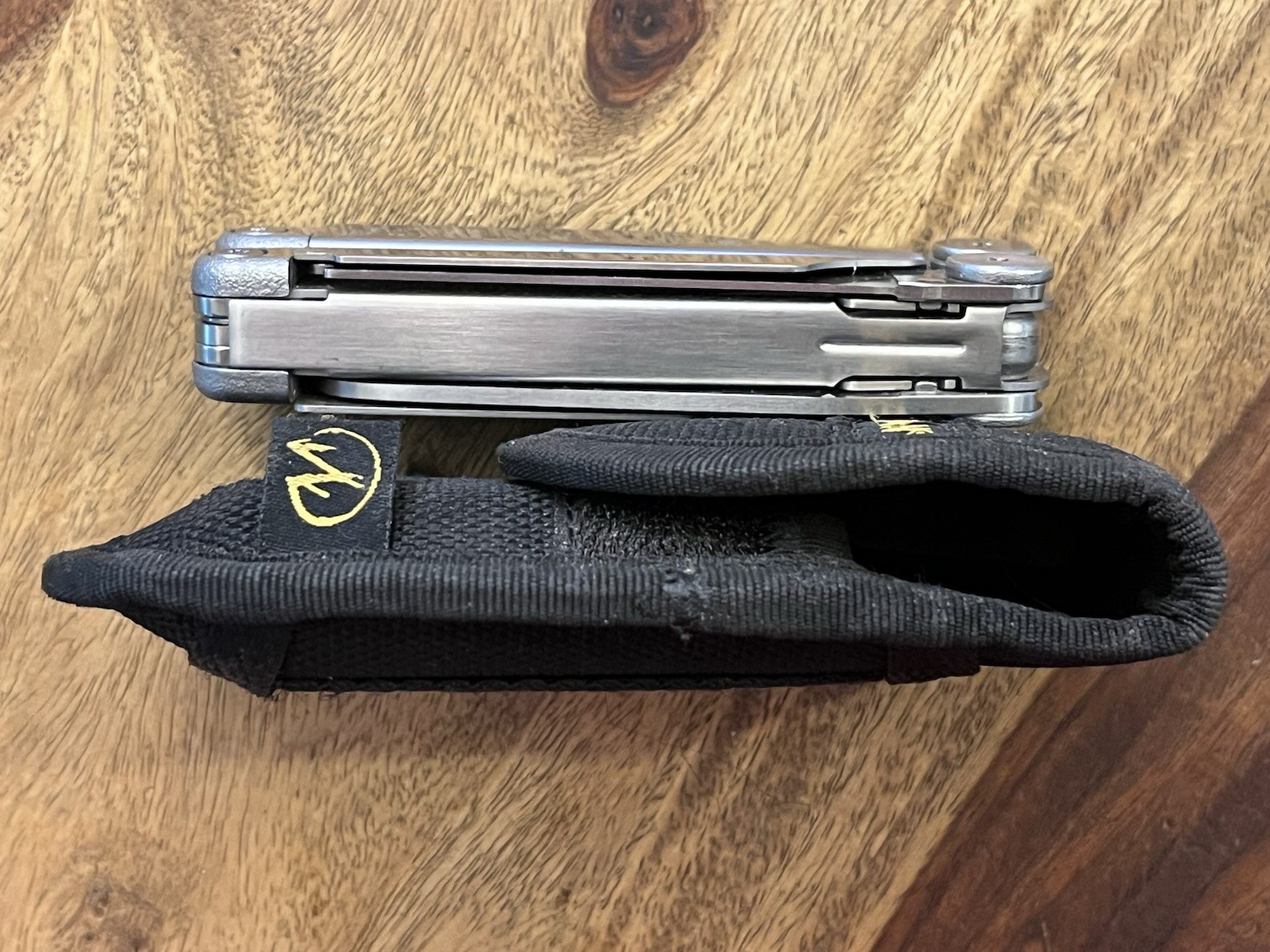 Retired 2001 Original Leatherman Wave w/Sheath SUPER NICE!! TSA Confiscated