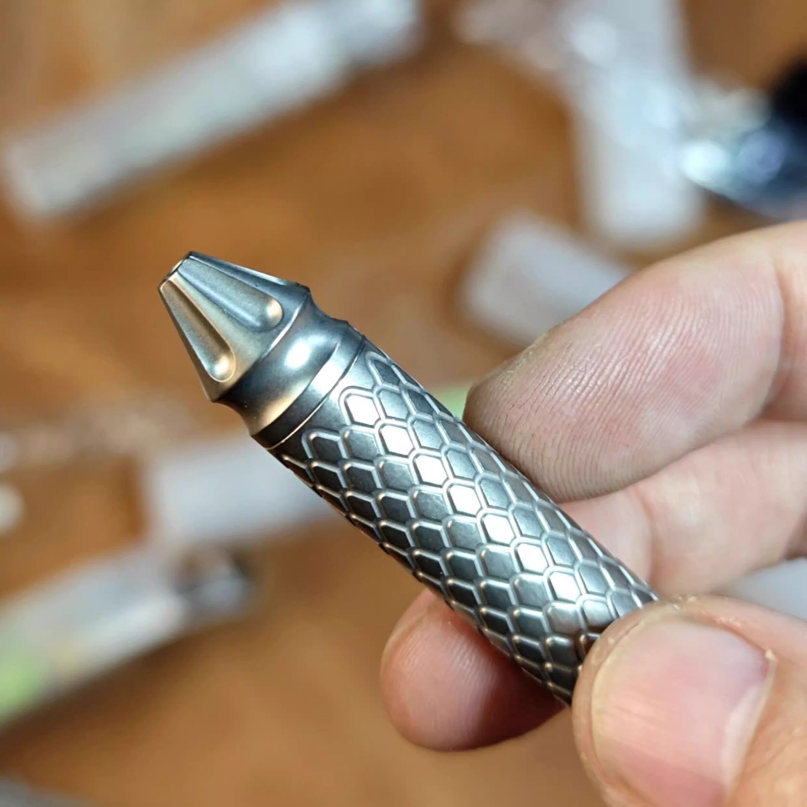 Titanium Alloy Dragon Scale Spinner Pen Brass EDC Gel Pen with Glass Breaker Tip