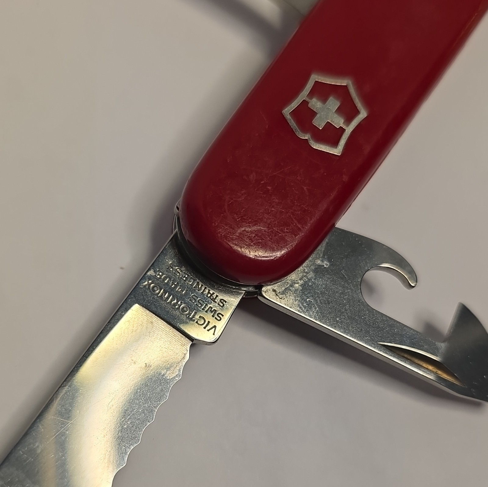 Victorinox Swiss Army Red Multi-Tool Knife Corkscrew Openers 5-Tool 0.3303