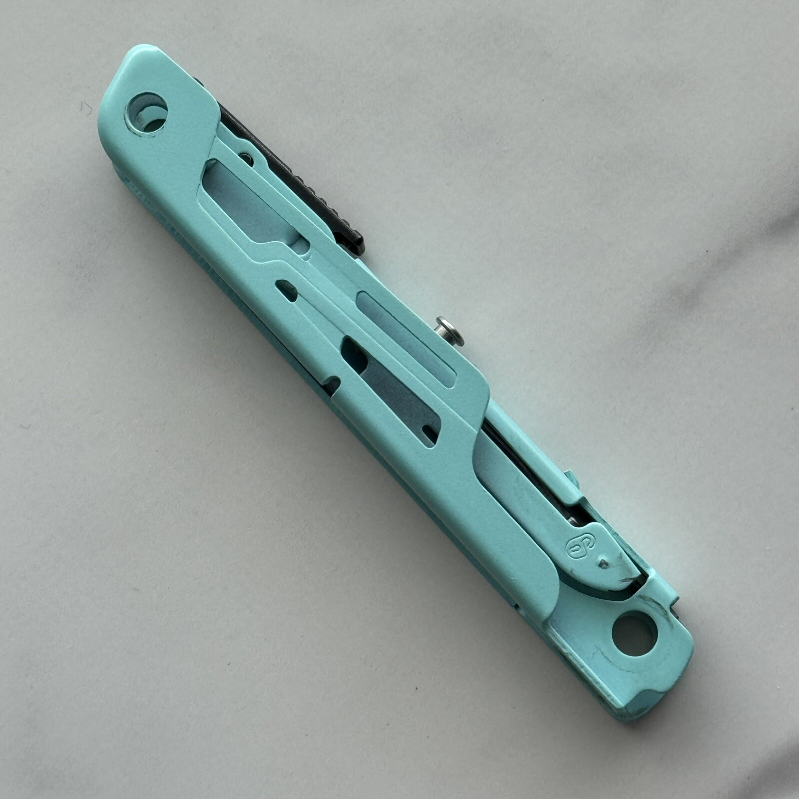 Leatherman Signal Aqua frame w/Coordinates and Black push lever