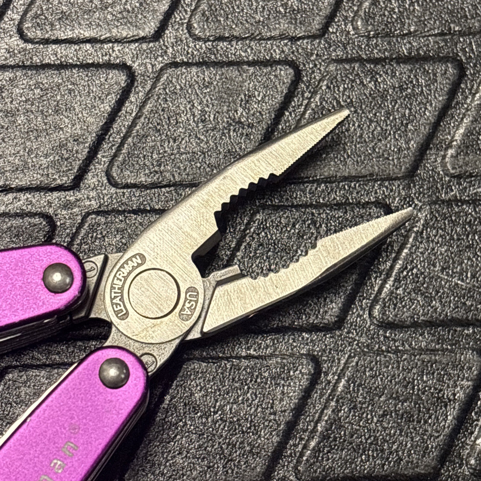 RARE Retired Leatherman Juice XE6 Thunder Purple