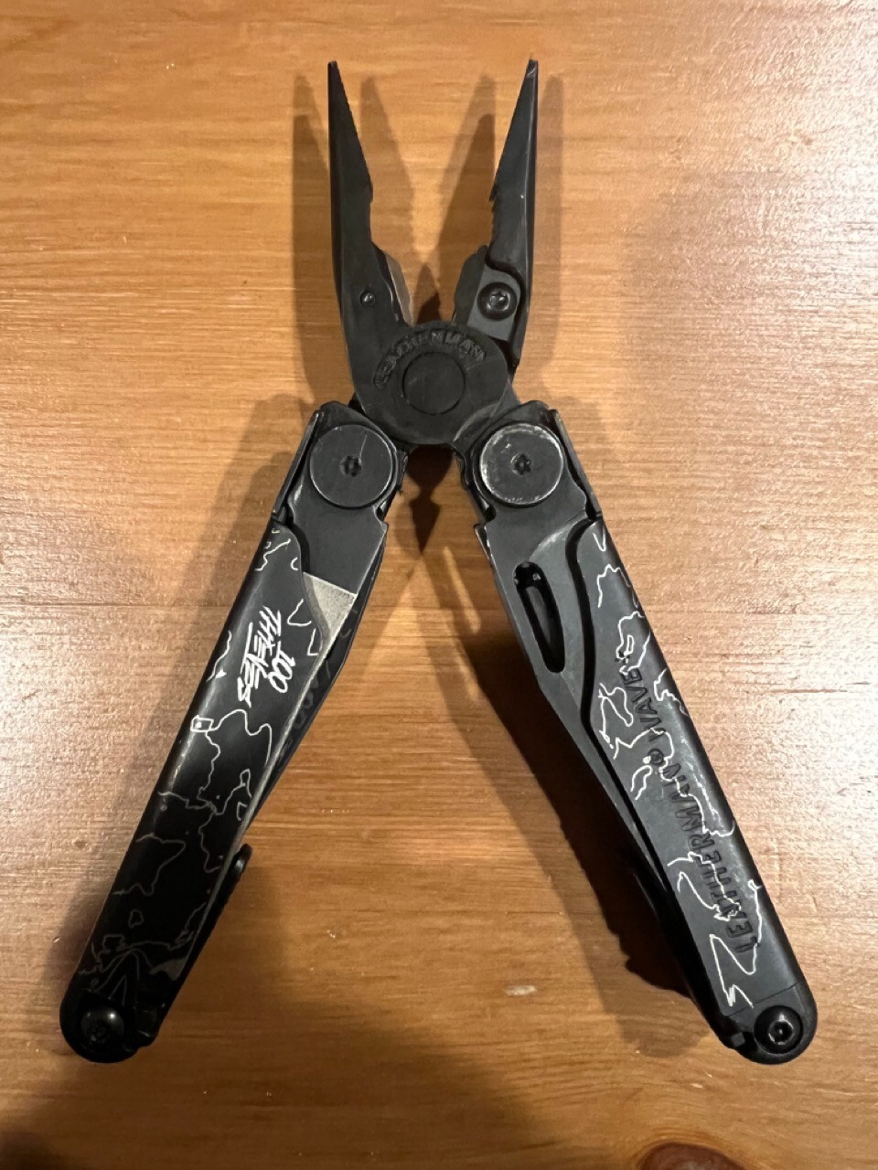 Leatherman Wave+ Plus 100Thieves Edition Multitool Rare Wave