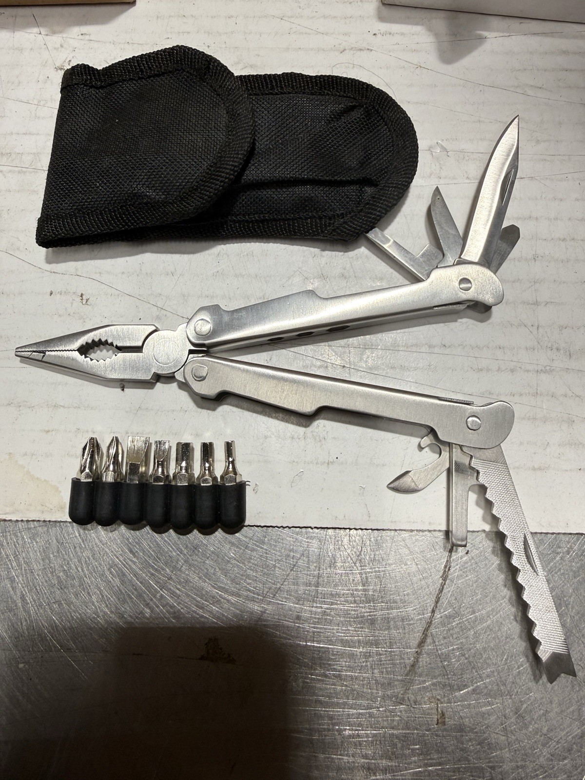 Multitool Stainless Steel Pliers W/ Silver Handle And Multitool Pocketknife Mint