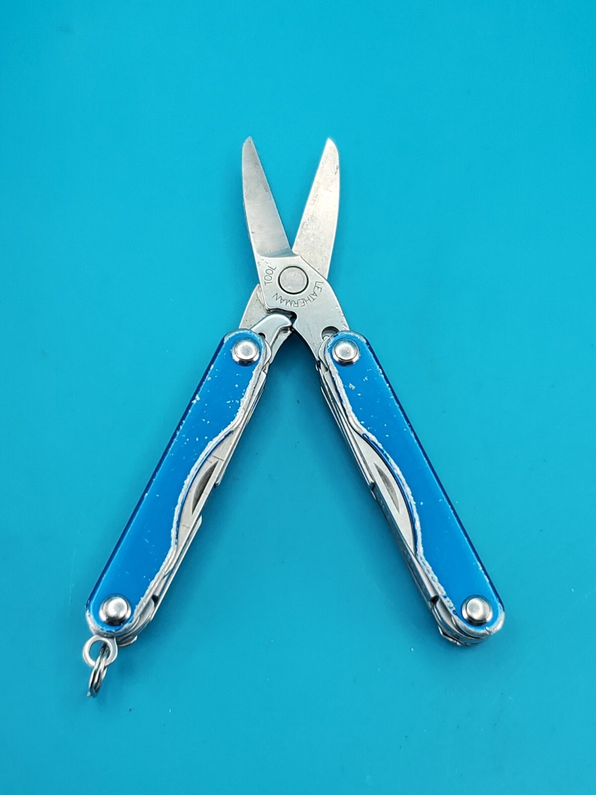 Leatherman “Squirt S4” Stainless Steel Multi Tool! BLUE!