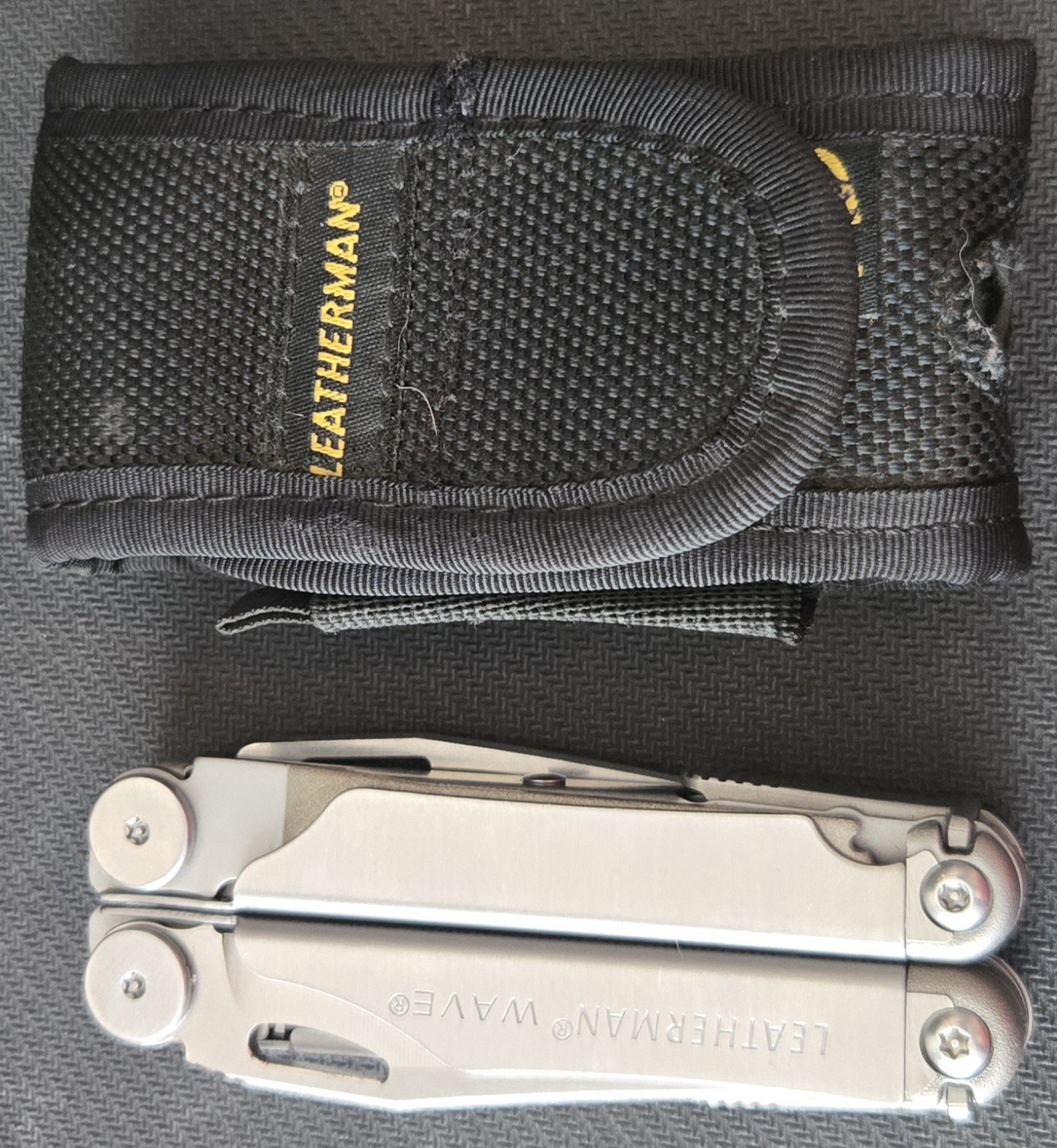 Leatherman Wave Multi-Tool Multitool Pliers Pocket Knife w/ Sheath