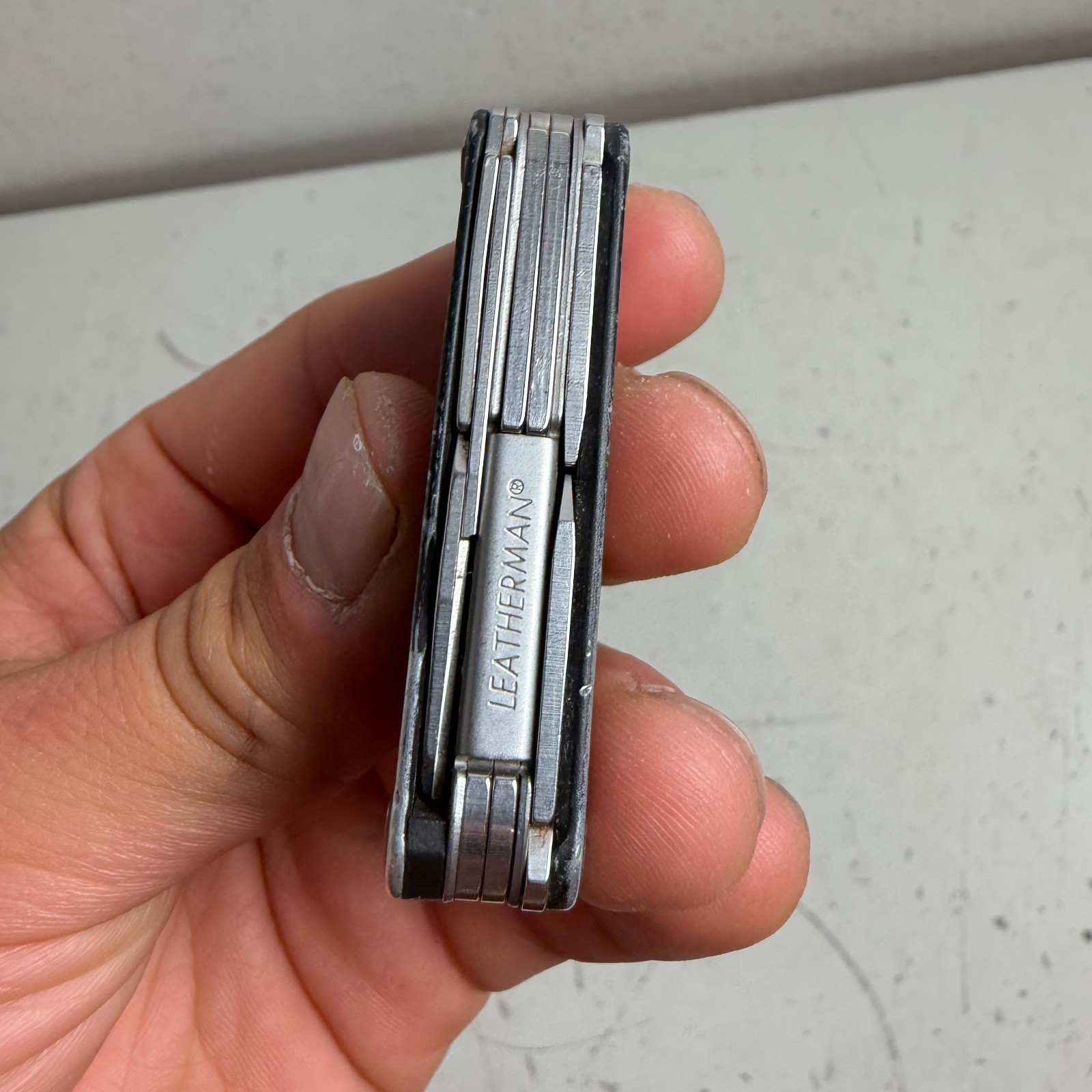 Leatherman Squirt PS4 Black Stainless Steel Lightweight Compact Plier Multitools