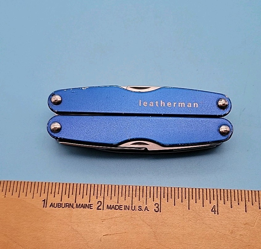 Leatherman JUICE CS4 Multi-Tool – Dated 1001 – Blue – Discontinued – Pliers