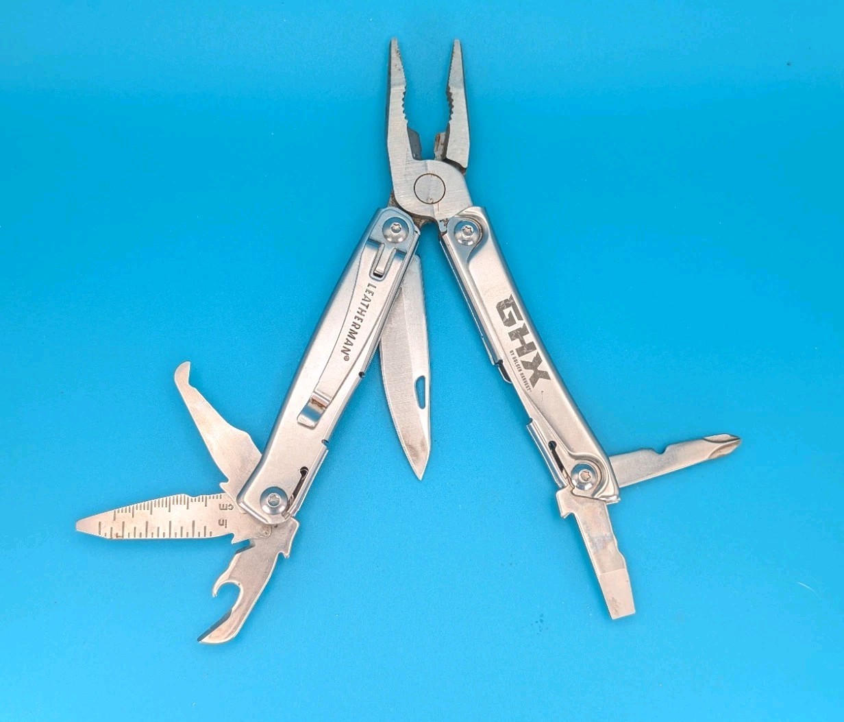 Leatherman Rev 3.8″ Multi-Tool, Stainless! *SOME RUST ON ITEM*