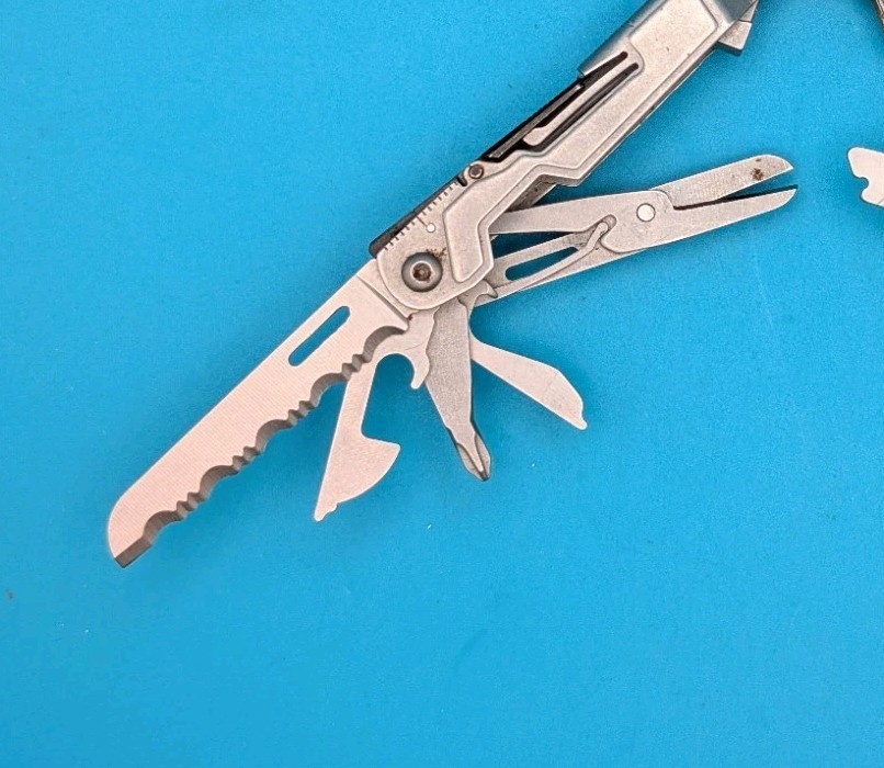 SOG PowerPint Tool Compact Lightweight Silver Multi-Tool!