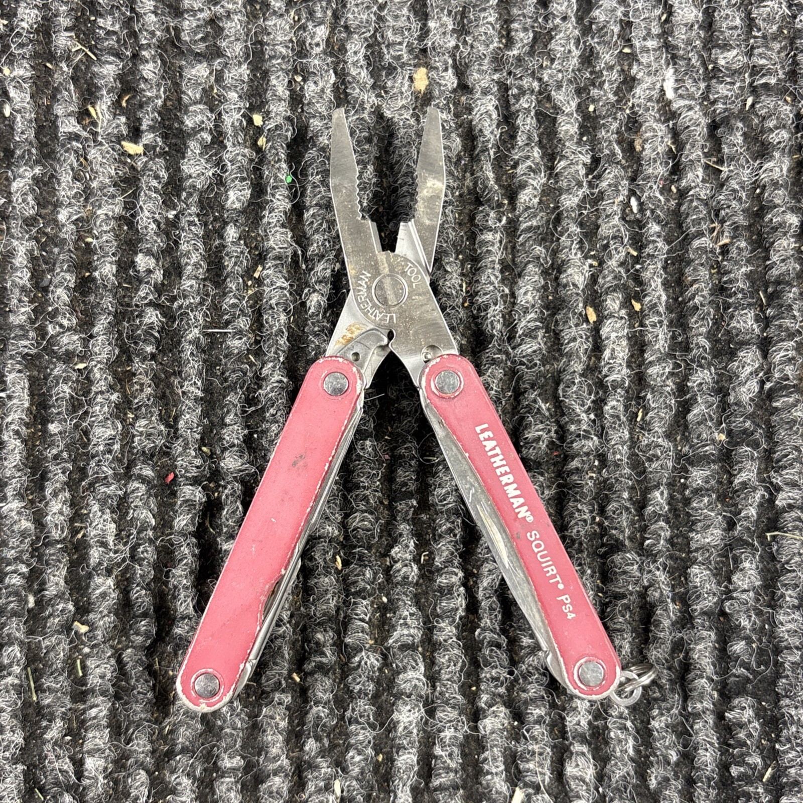 Leatherman Squirt PS4 Multitool Red Discontinued Retired (175)