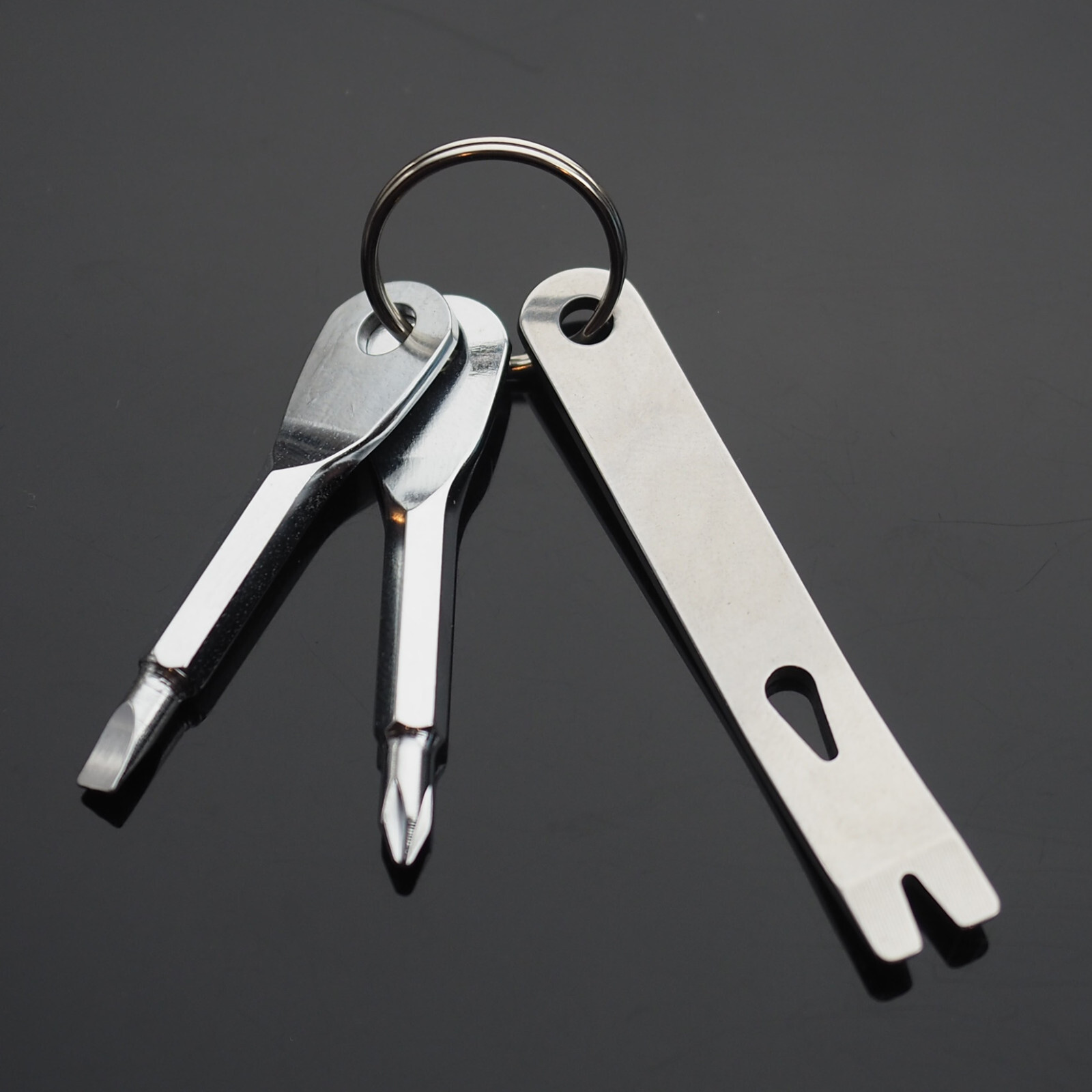 2pcs Combo – Crowbar & Key Screwdrivers Keychain Carabiner Clip EDC – Silver