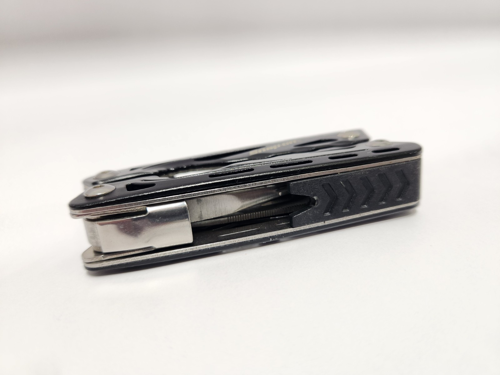 Snap On 13-in-1 Pocket Multi Tool Stainless Steel Black