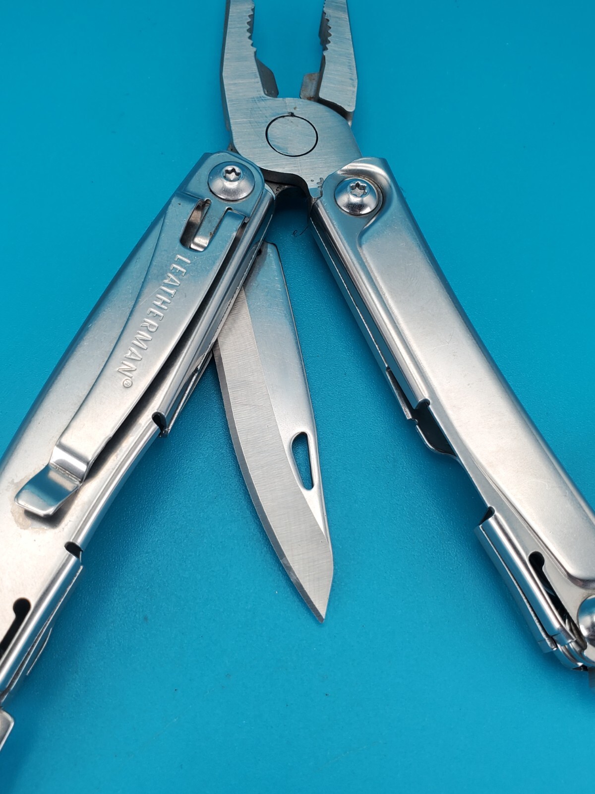 Leatherman Rev 3.8″ Multi-Tool, Stainless!