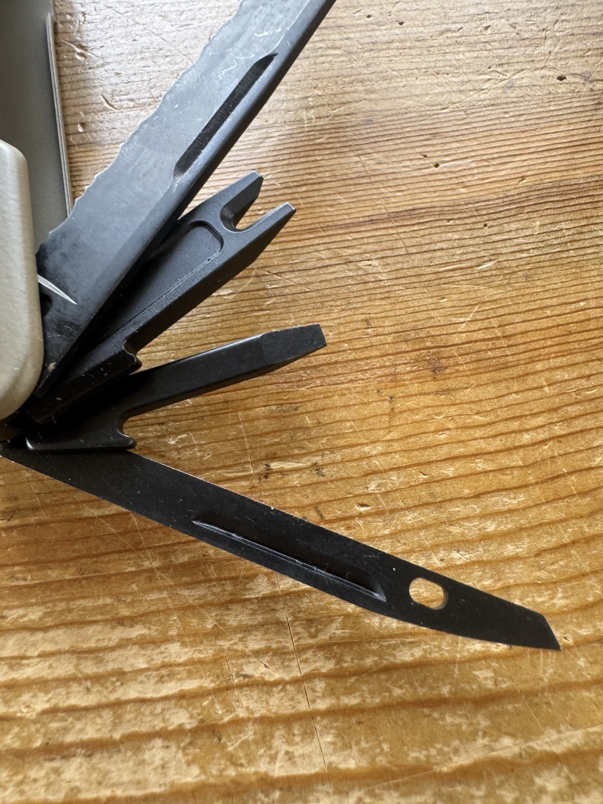 Leatherman Super Tool 300M Multitool Coyote Tan Black Oxide w/ Brush Adapter