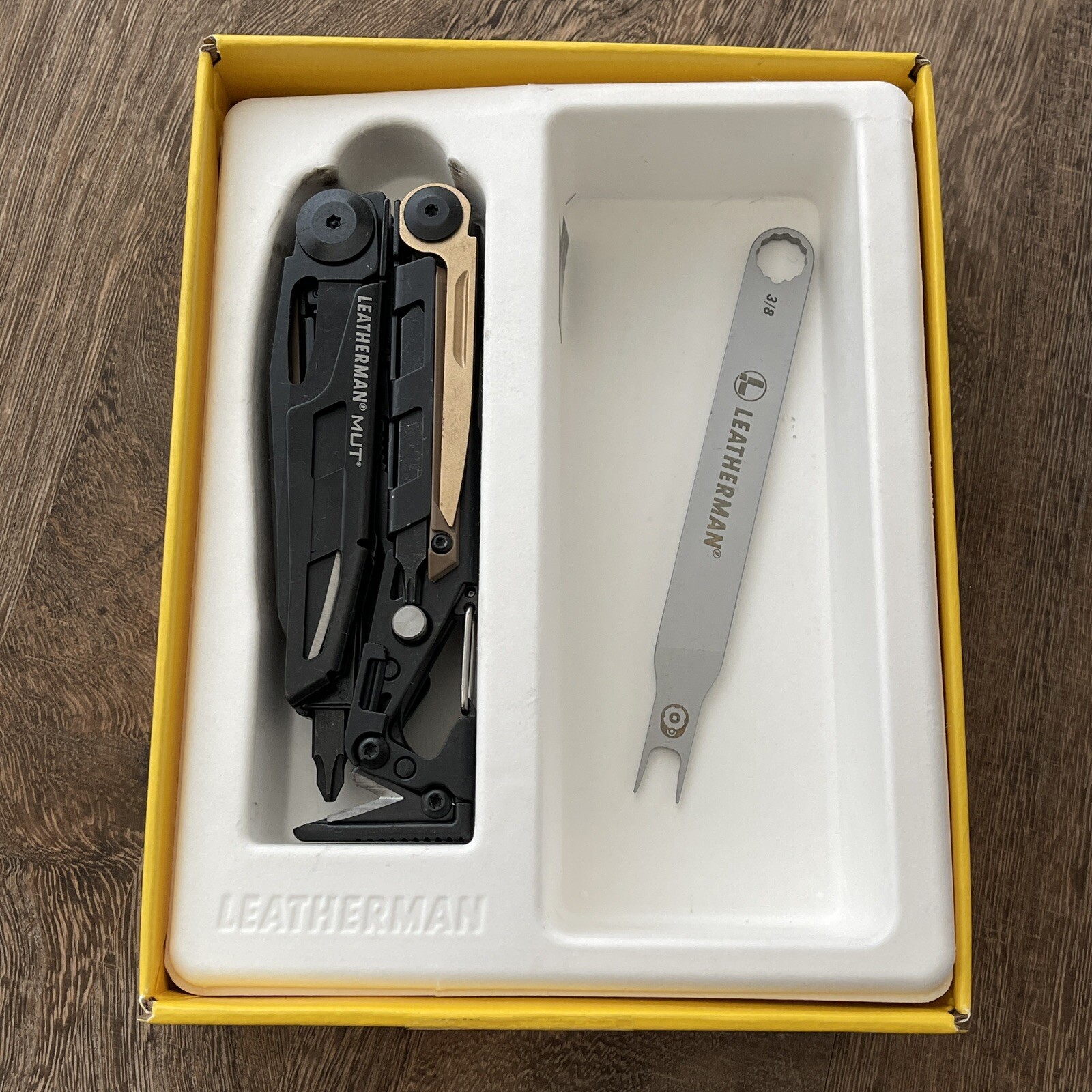 Leatherman MUT Black multi tool, black molle sheath. Brand new