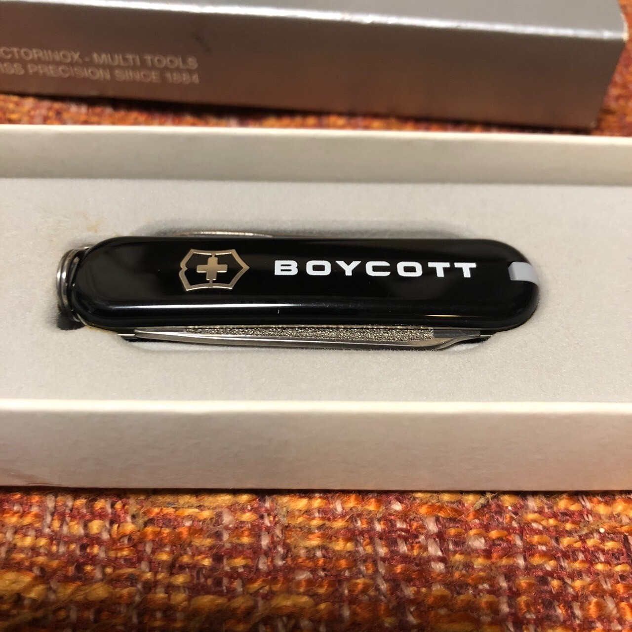 VICTORINOX collaboration model BOYCOTT with manual and box