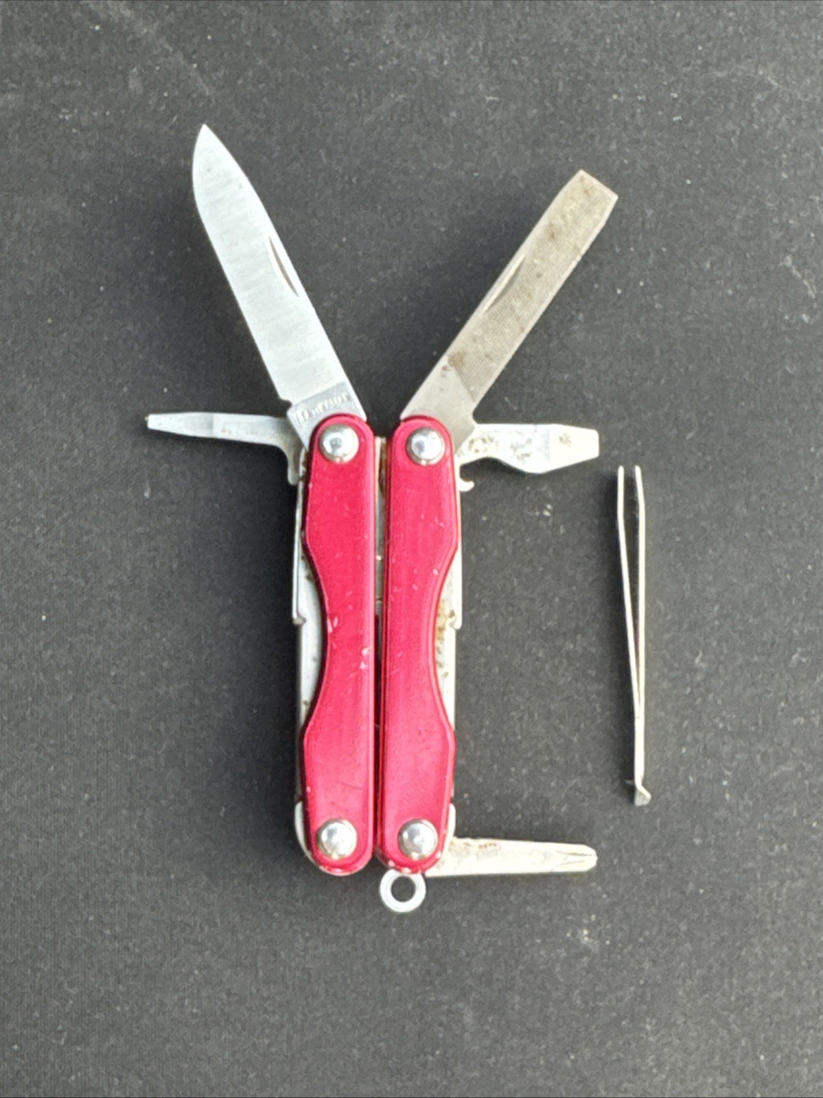 Leatherman Squirt E4 Multi-Tool w/Wire Strippers Radioshack 34212
