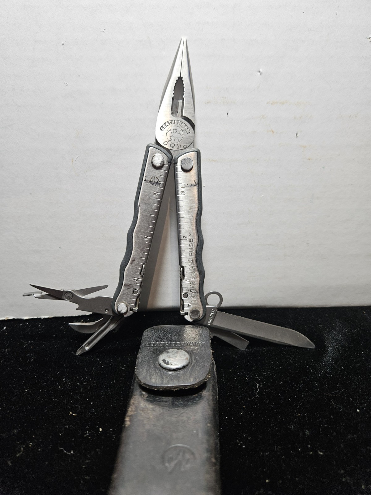 Leatherman Fuse Multi Tool with Leather Case – Tools