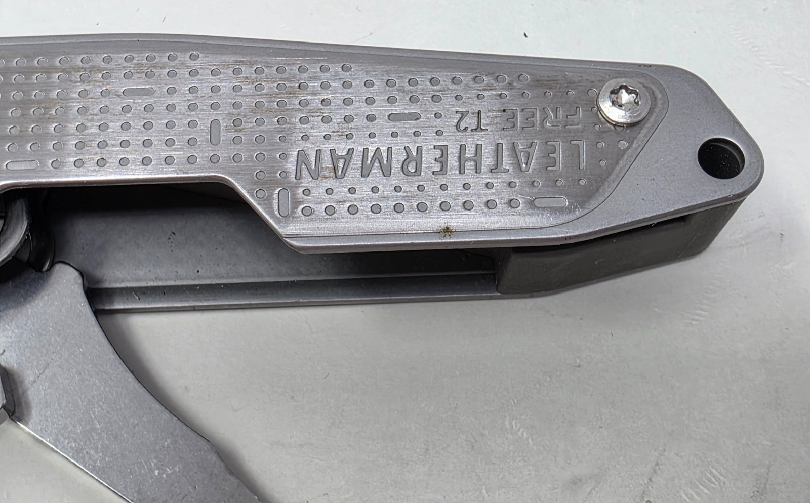 Leatherman FREE T2 Pocket Knife Multi-tool!