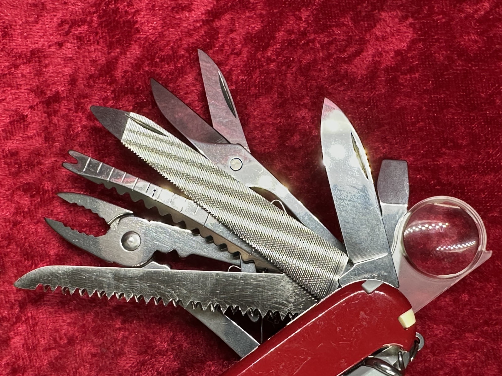 Victorinox SwissChamp Red Swiss Army Knife 91mm 33 Function 22 Tool 8 Layer(688)