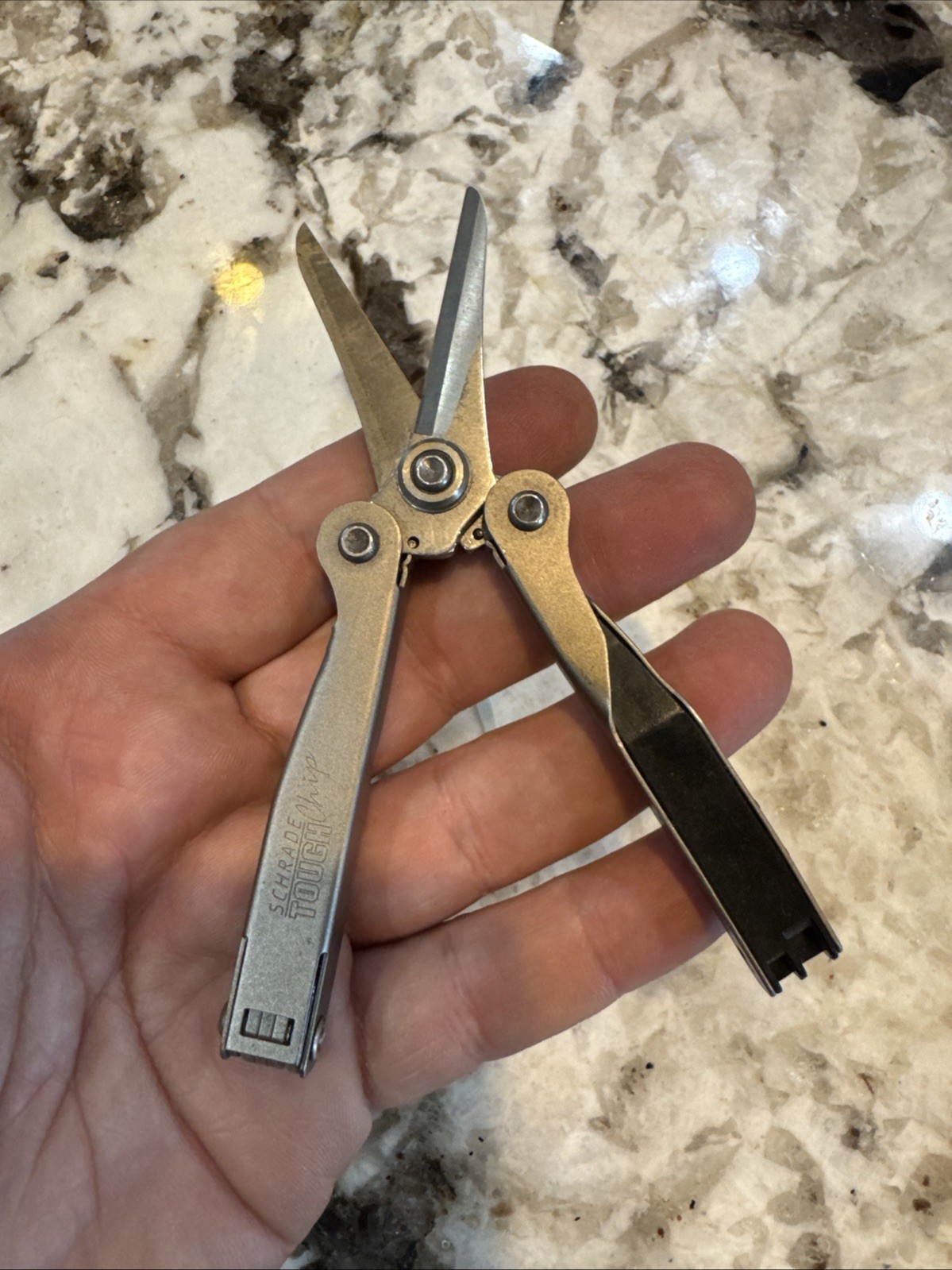 Schrade USA ST2 Multi-tool Tough Chip Compact / Mini Tool