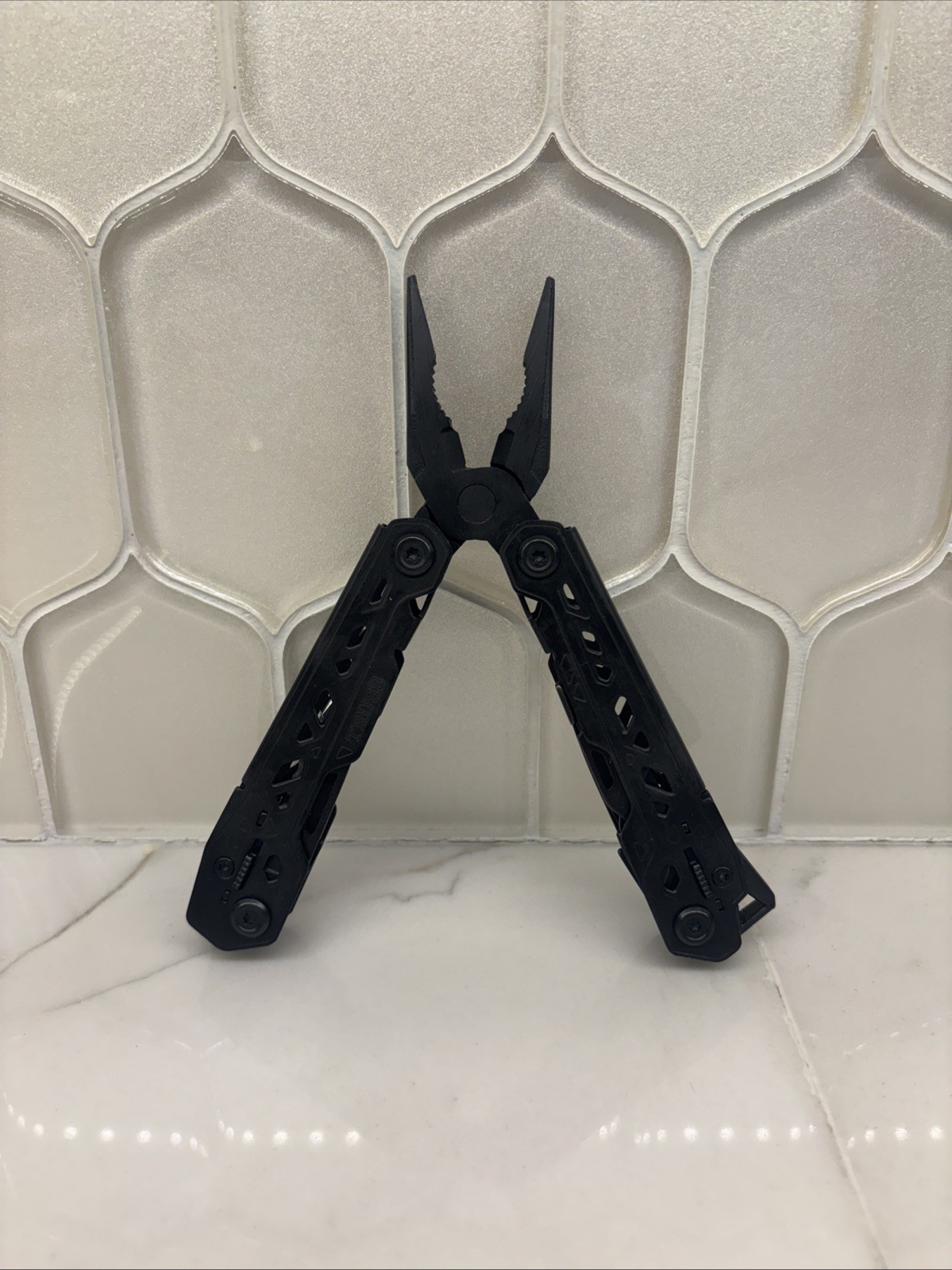 Gerber Truss Multitool Black with Multi-Position Sheath 30-001779 NEW