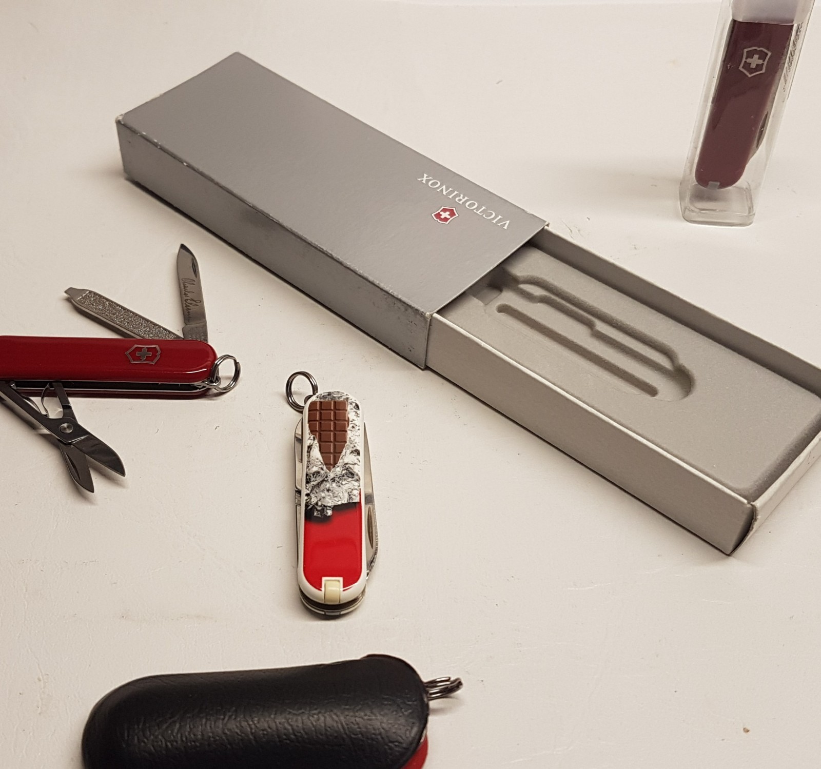 Victorinox Swiss Army Knife Classic SD Annual design SWISS CHOCOLATE BAR 2014