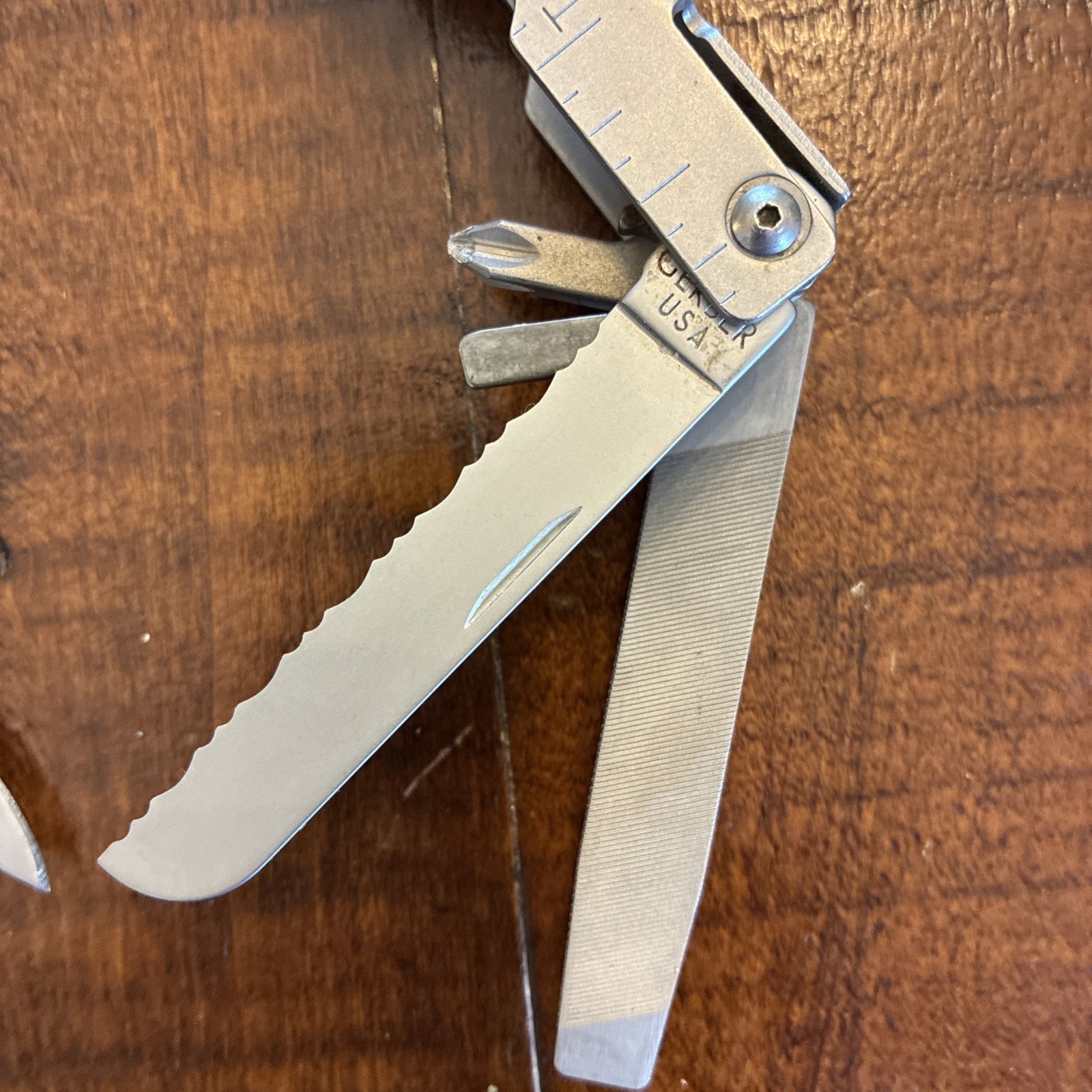 Gerber USA MP600 Blunt Nose Multitool Pliers Knife Saw Vintage – Very Clean!