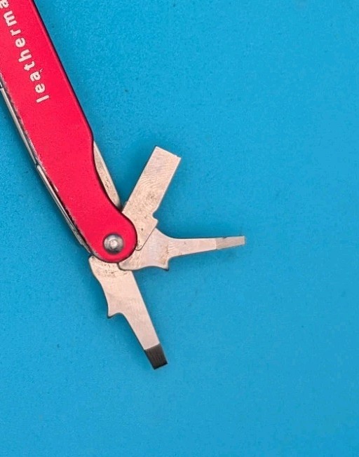Leatherman Juice S2 Red Multi Tool! RETIRED!