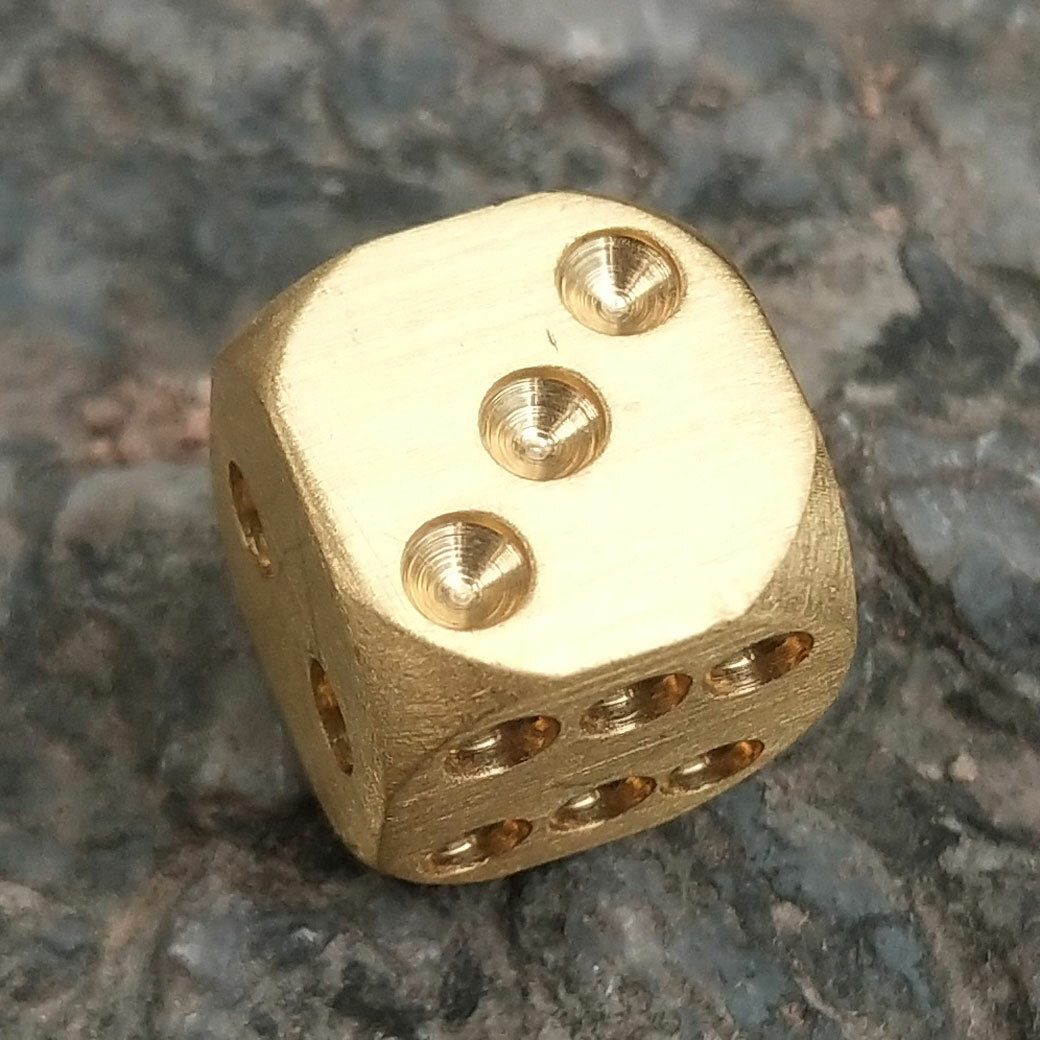 EDC Gear Creative Pure Solid Brass Dice KTV Entertainment Supplies Outdoor