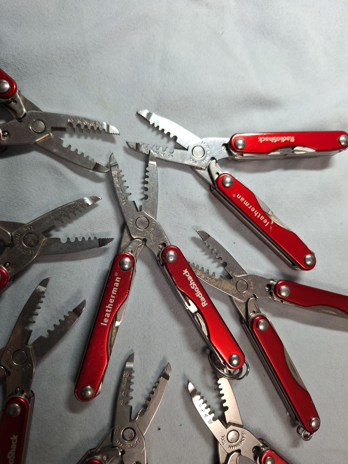 8 LEATHERMAN E4 RED RADIO SHACK Multi Tools EXCELLENT Loc Q100