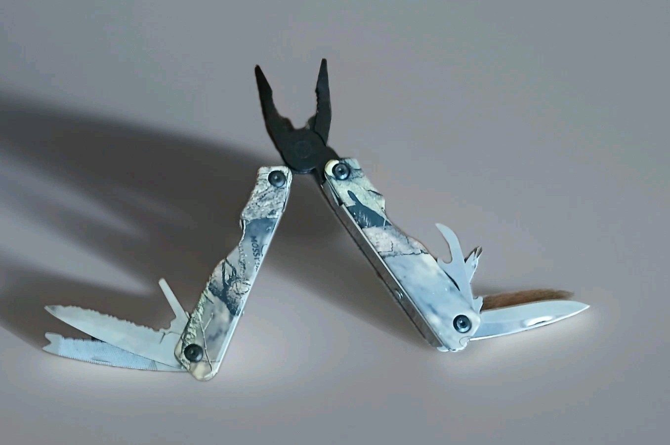 🌟Mossy Oak 21-in-1 Camo Multitool w/ Sheath, Nice Stocking Stuffer 🎄🎅