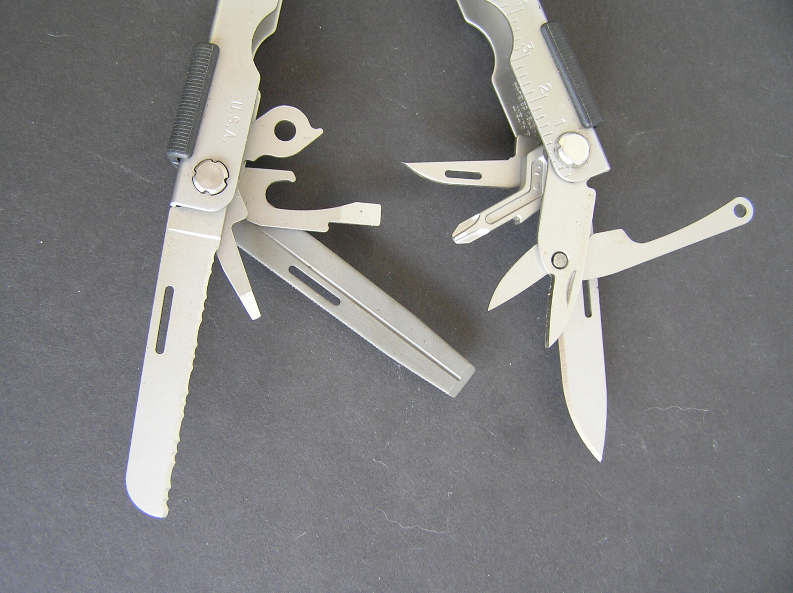 Rare Variant Gerber MP600 Fisherman Multi Plier w/ Longer Needlenose & Tool Kit