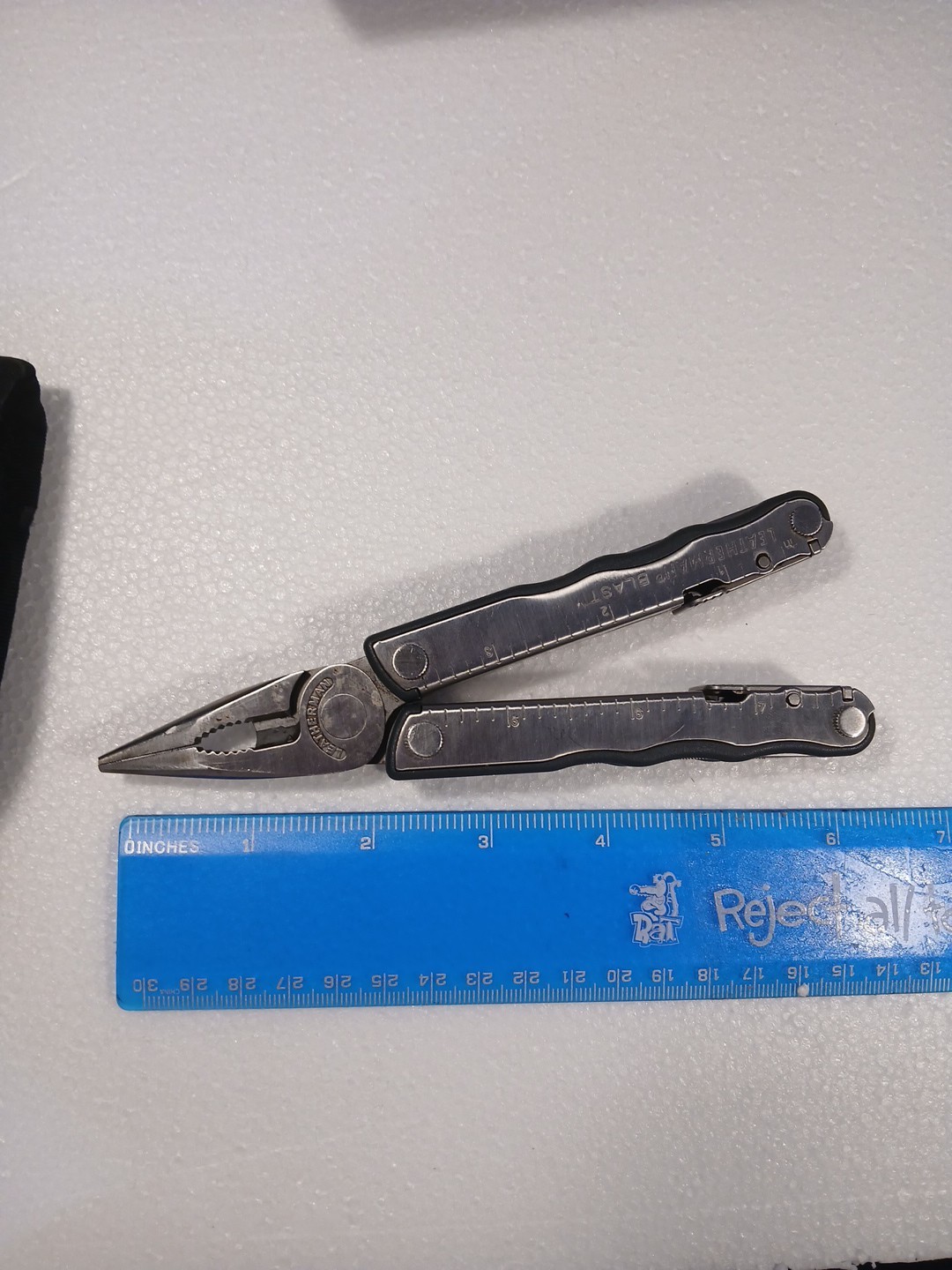 Leatherman BLAST Multi-Tool w/ Factory Sheath Retired 15 functions Great Cond